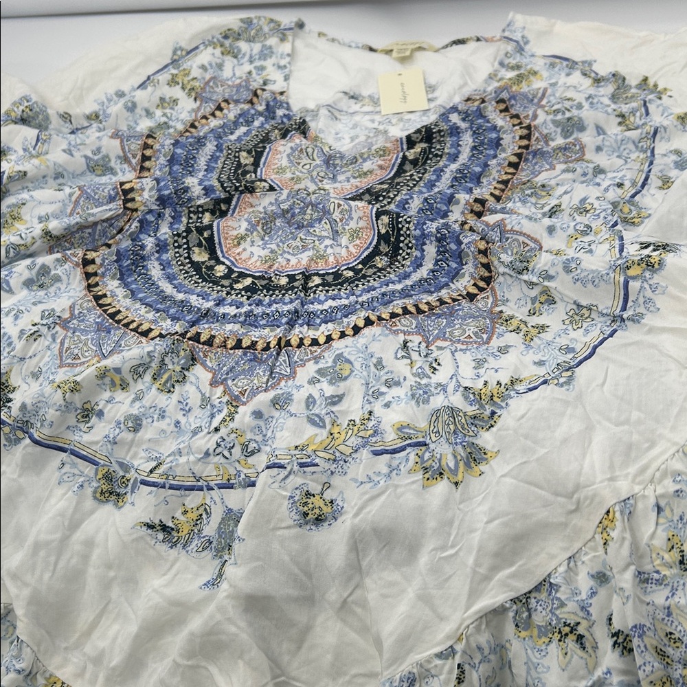 Elegant Blue and White Patterned Blouse - Picture 10 of 16